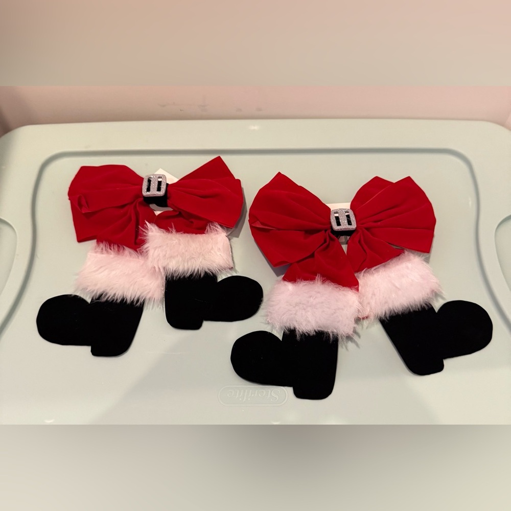 Absolutely Adorable Santa Buckle & Boots Gift Bows- Set of 2- NWT